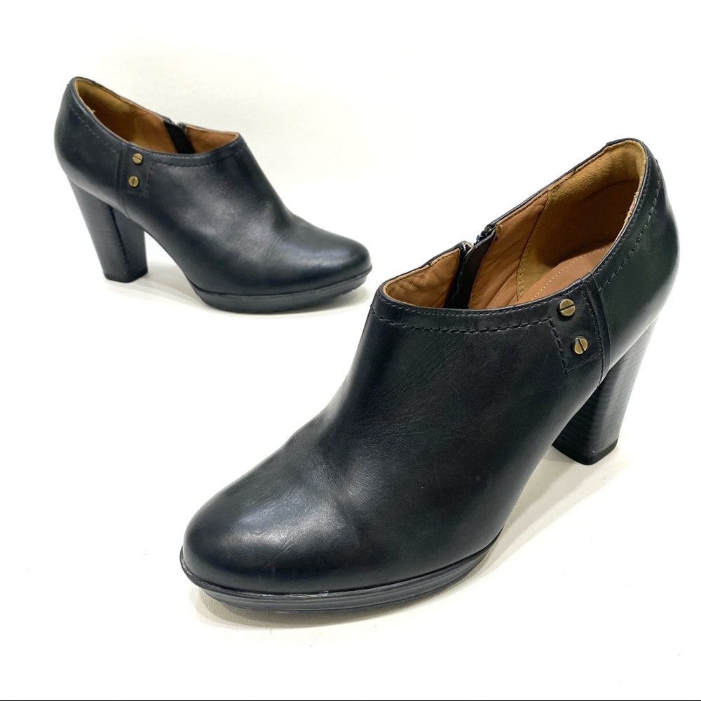 Clarks Black Leather heel ankle boots size 9 M